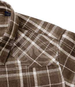 Chemise en flanelle à manches longues pour femmes Design intemporel et raffiné combinant la mode avec la fonction pour un look quotidien sans effort - Product Image 4