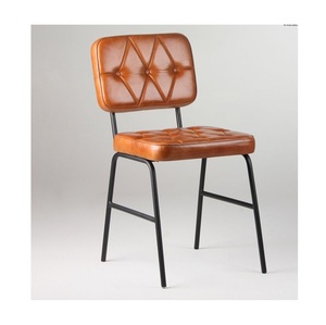 Chaise en métal minimaliste avec un cadre en acier moderne et élégant, idéale pour les maisons élégantes à la recherche de sièges confortables et fonctionnels - Product Image 6