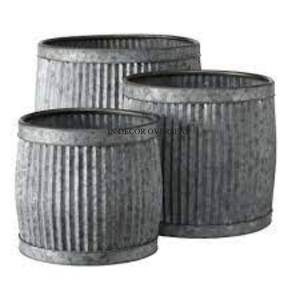 Lot de 3 jardinières de forme ronde élégantes en métal galvanisé pour accessoires de décoration de jardin pour la maison et l'hôtel à un prix impressionnant - Product Image 1