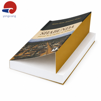 Impression en gros de livres brochés souples, couverture épaisse avec rabats avant et arrière et pages intérieures noir et blanc