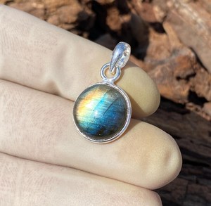 Handmade Natural Labradorite Pendant 925 Sterling Silver Gemstone Unique Statement Fashion Jewelry Gift For Women Men - Product Image 3