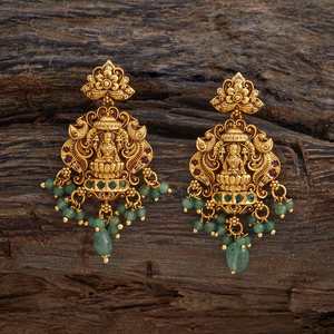 Boucles d'oreilles pendantes florales pour mariage et soirée - Tendance, en laiton et ornées de perles/diamants - Product Image 1