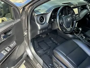 Toyota RAV 4 SE 2018 - Product Image 4