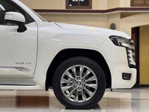 Toyota Land Cruiser GXR 2025, 3.5L Turbo, Automático, Volante a la Izquierda, con Neumáticos R20, Asientos de Cuero Oscuro y Techo Panorámico - Product Image 6