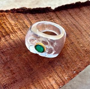 Anillo de piedras preciosas de cristal de cuarzo natural con piedras preciosas de cristal Esmeralda en el centro Anillo de piedras preciosas diseñado con flores Regalo especial para ella - Product Image 3