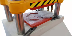 Découpage de forme de <span class=keywords><strong>dalle</strong></span> de marbre de quartz recyclé Pressage hydraulique Machine d'estampage de pavé de <span class=keywords><strong>granit</strong></span> - Product Image 2