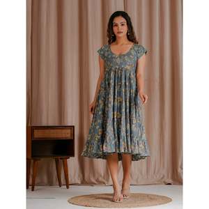 ชุดเดรสผ้าฝ้ายมัลมัลสีเทาพิมพ์ลายบล็อกด้วยมือ สไตล์โบโฮ ไซส์เดียว XS ระบายอากาศได้ดี ดีไซน์สั่งทำได้ ชุดลำลอง ชุดออกงานไซส์พลัส ผ้าธรรมชาติ - Product Image 3