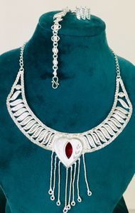 Ensemble de bijoux de mode vintage plaqués or 24 carats Collier et boucles d'oreilles en cuivre 18 carats avec motif de fleurs Zircon Accessoire de style USA France - Product Image 3