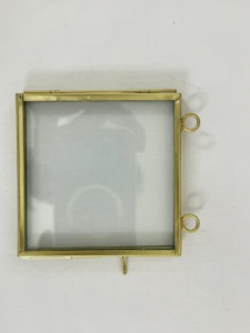 Many Stock <strong>Size</strong> and Shape Brass Wall Hanging Mini Photo <strong>Frame</strong> with Chain Double Sided Glass <strong>Floating</strong> <strong>Frame</strong> - Product Image 5