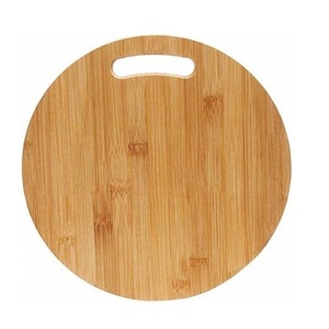 Tabla de cortar de madera ovalada moderna hecha a mano con grano natural de acabado liso y mango incorporado - Product Image 5