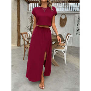 Ensemble deux pièces pour femme, chemisier court à manches courtes et col rond en viscose et jupe longue, 37764 - Bourgogne - Product Image 3