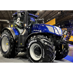 Tractor diésel 4x4 con cabina completamente cerrada, asiento de suspensión neumática y accesorios de carga frontal compatibles - Product Image 3