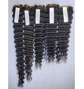 Extensions de trame de cheveux naturels bouclés avec rebond et définition naturels, parfaites pour les coiffures volumineuses à coudre. - Product Image 3
