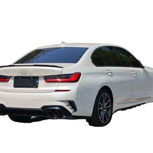 Sedán de Lujo Usado 2024, 2.0 T Turboalimentado, Automático, con Paquete Deportivo Estilo M, Palanca de Cambios de Cristal y Ambiente - Product Image 6