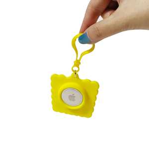 Porte-clés en silicone caoutchouc Bob l'éponge. Support pour étiquettes T.a.g, 150 unités, carton de vente en gros, livraison gratuite, la collection sous licence HER - Product Image 2