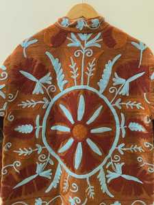 Veste courte en velours brodée Suzani marron, veste artisanale pour festival, veste ethnique vintage, cadeau pour elle, manteau bohème - Product Image 4