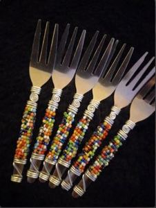 Ensemble de fourchettes en acier inoxydable avec poignée micro perlée de couleur orange, parfait pour les ustensiles de cuisine à domicile, les hôtels et les restaurants. - Product Image 3