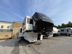 Los más vendidos: Nuevos y modernos caravanas RV 2027 K-e-y-s-t-o-n-e M-o-n-t-a-n-a 3800FL, ¡listos para envío! - Product Image 2