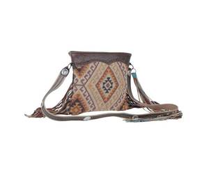 Meilleure qualité petit sac à bandoulière en cuir marron pour femmes frange occidentale détail en relief grande capacité sacs à main en bandoulière usinés à la main - Product Image 2