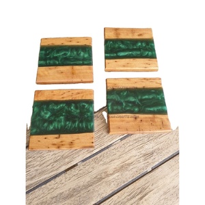 Sous-verre de tasse à thé unique en résine de bois meilleur ensemble de dessous de verre pour boisson carré pin et résine isolation thermique élégant sous-verre en pierre - Product Image 1