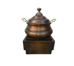 Casserole ronde faite à la main de haute qualité Pot en métal léger allant au four avec design traditionnel pour chauffe-aliments - Product Image 2