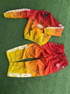 Venta al por mayor personalizado Zip up Nylon forro reflectante chaqueta y pantalones Jogger gimnasio conjuntos chándal Unisex chándal hombres - Product Image 4