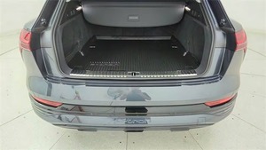 Audi Q8 e-tron Premium Plus 2024 Usado en Buen Estado - Product Image 4