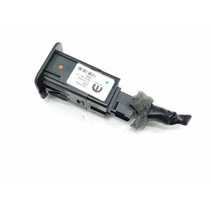 Puerto USB FIAT 500 Serie X 735722609 (15>) - Product Image 3