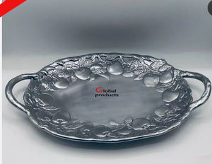 Bandeja de servicio de acero inoxidable con acabado plateado de forma irregular para restaurante y bar de hotel - Product Image 4