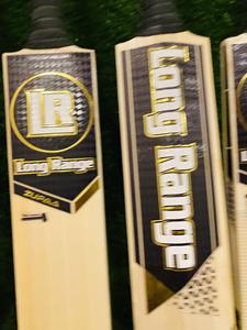 Bâtons de cricket en saule anglais pour joueurs professionnels et amateurs - Product Image 2