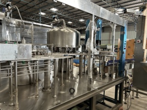 Usine d'embouteillage d'eau minérale 40 BPM - Product Image 2