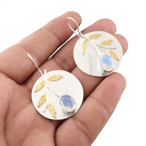 Boucles d'oreilles pendantes élégantes et tendance en argent sterling 925 plaqué opale laiteuse, cadeau pour femmes et jeunes filles, à porter lors de fêtes et occasions spéciales - Product Image 6