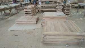 Armoire scandinave à 2 portes et 4 tiroirs en bois de teck naturel pour les chambres de maman et de bébé Solution de meubles en bois séché 100% - Product Image 5