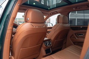 IMPRESIONANTE Bentley Bentayga W12 2017 CON TRANSMISIÓN AUTOMÁTICA Y MOTOR V8 - Product Image 5