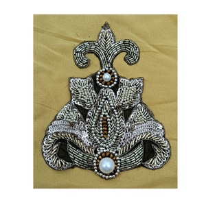Venta al por mayor de parches de cuentas de diamantes de imitación hechos a mano en 3D para ropa de niños apliques de tela bordados - Product Image 1