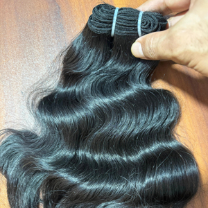 100 pour cent de vrais cheveux humains indiens naturels bouclés de qualité 12a paquets de cheveux humains vierges de qualité supérieure doux et durables - Product Image 1