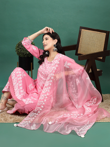Conjunto de Kurta, Palazzo y Dupatta Recto Elegante de Rayón con Bordado Floral Rosa para Mujer, de Alta Calidad, Nuevo, a Bajo Precio, Atuendo Indio - Product Image 5