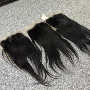 Cheveux à fermeture de couleur naturelle Grand stock de cheveux vierges 100% de haute qualité Courts Styles ondulés et droits naturels à haute densité - Product Image 1