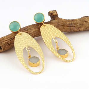 Pendientes colgantes de tuerca chapados en oro superventas, acabado martillado, Calcedonia, azúcar, Druzy, joyería clásica de declaración para bodas - Product Image 2