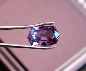 Pierre d'Alexandrite Naturelle Certifiée d'Alexandrite à Facettes 8.80CT Sharp Octogone Cut Alexandrite Loose Multi Color - Product Image 4