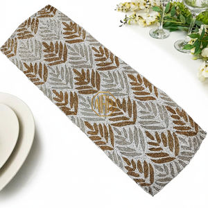 Camino de mesa con cuentas bordado: tapete de decoración moderna de mesa y cocina de alta calidad disponible a un precio muy bajo - Product Image 3