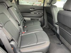 Nissan Pathfinder SL 2024, 4WD, Caja de Cambios Automática, Título Limpio, Sin Accidentes, con Bajo Kilometraje, Listo para Envío - Product Image 6