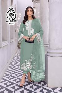 Ensemble Kurti de fantaisie de créateur dernier cri avec broderie en soie georgette lourde vêtements indiens et pakistanais - Product Image 3