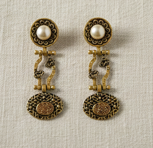 Boucles d'oreilles traditionnelles anciennes, conçues pour les mariages, les fêtes, les occasions festives et les événements culturels, avec un design ethnique élégant pour femmes - Product Image 3
