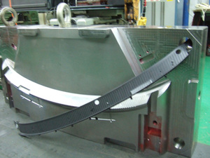 Componentes metálicos Estampados de Precisión de alta calidad para moldes Automotrices - Product Image 3