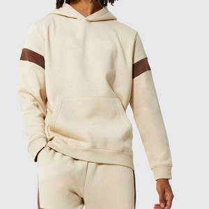 Conjunto de dos piezas de chándal para hombre Sudadera con capucha y pantalones de chándal Traje cómodo para ejercicio y relajación - Product Image 6