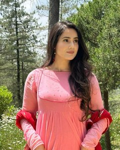 2024 Robe semi-cousue brodée pour femmes à la mode - Product Image 6