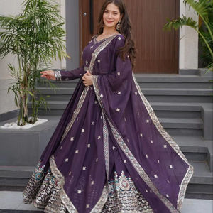 Colección de vestidos de color púrpura de último diseñador Seda de diamante pesado con trabajo de lentejuelas de hilo bordado - Product Image 1