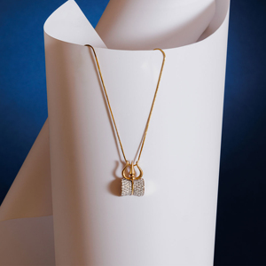 Collar con Colgante Trishul Damru Chapado en Oro Personalizado, con Incrustaciones de Diamantes CZ, Colgante de Tridente del Dios Shiva, Joyería Religiosa Hindú - Product Image 4