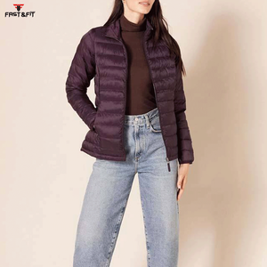 Chaqueta Larga Acolchada Impermeable para Mujer, Diseño Popular, Otoño/Invierno, con Cierre de Cinturón, Diseño Sólido, Relleno de Algodón, Hecha en Pakistán - Product Image 3